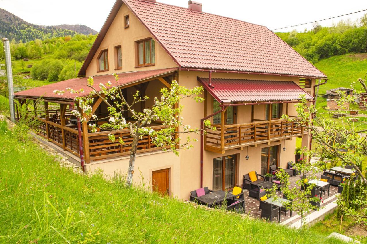 Hotel Купецький Двір Mizhhirya  Exterior foto