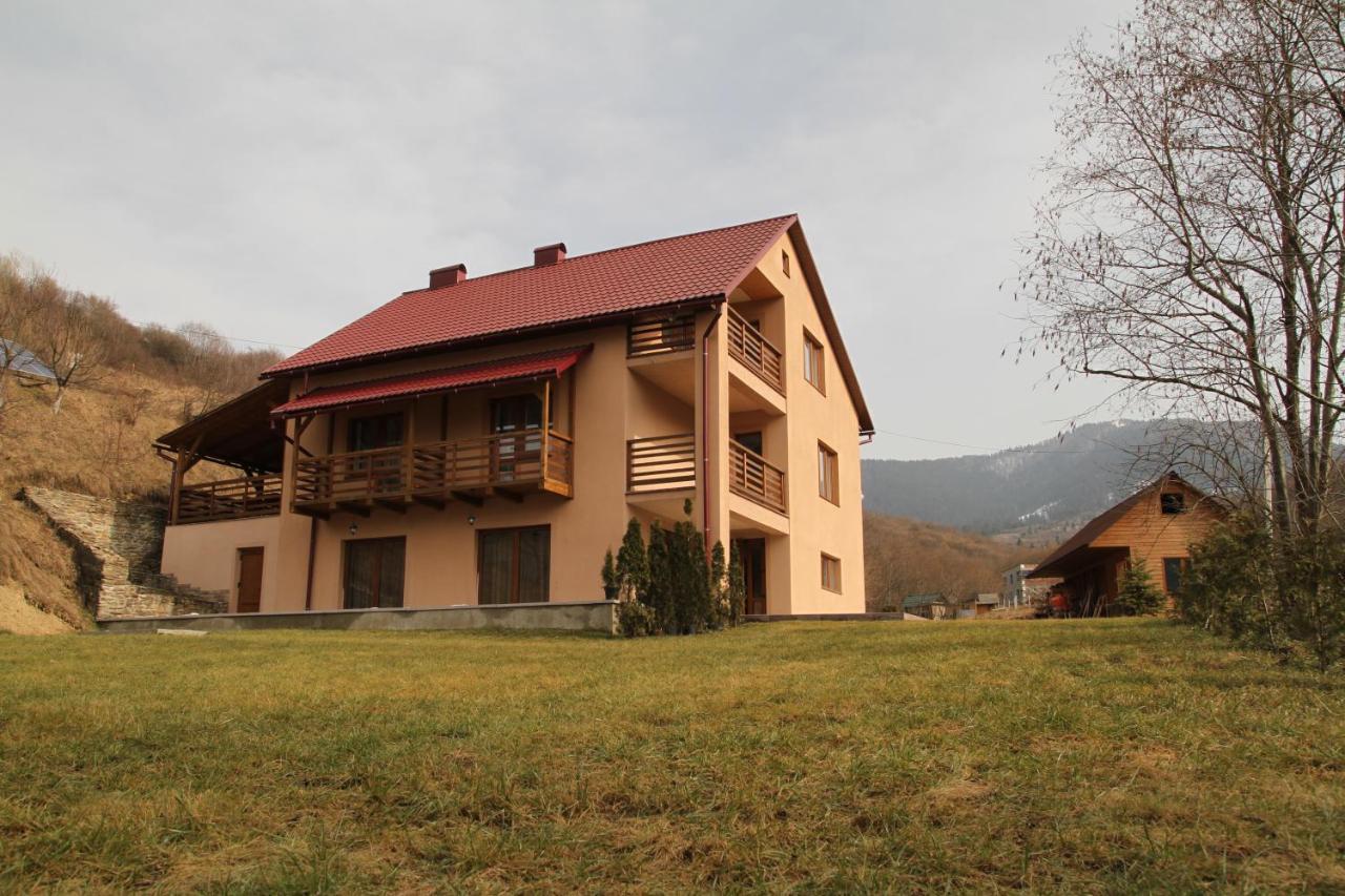 Hotel Купецький Двір Mizhhirya  Exterior foto